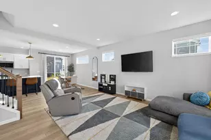 463 Crusader Pt, Waunakee, WI 53597 - Photo 7