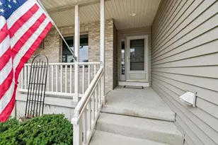 213 Fairview Cir, Waunakee, WI 53597 - Photo 5