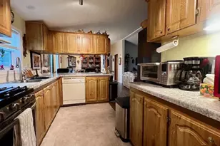 2216 Edgeview Dr, Monroe, WI 53566 - Photo 3