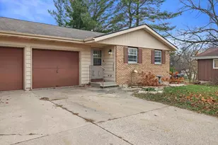 1114 N Osborne Ave, Janesville, WI 53548 - Photo 3