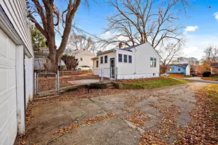 725 N Meadow Ln, Madison, WI 53705 - Photo 9