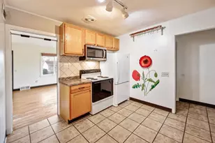 725 N Meadow Ln, Madison, WI 53705 - Photo 3