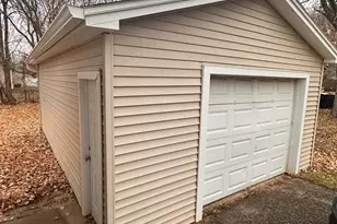 809 E State St, Mauston, WI 53948 - Photo 7