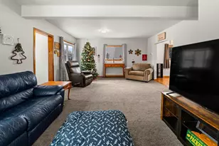 420 De Clark St, Beaver Dam, WI 53916 - Photo 5