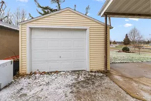 420 De Clark St, Beaver Dam, WI 53916 - Photo 25