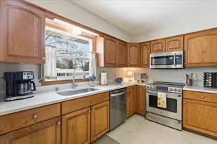 1121 Winn Trail, Madison, WI 53704 - Photo 5