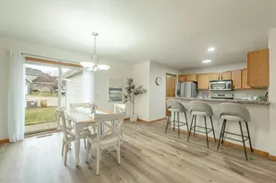 406 Bay Hill Dr, Madison, WI 53717 - Photo 11