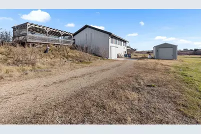 395 W Cedarville Road, Freeport, IL 61032 - Photo 27