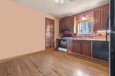 395 W Cedarville Road, Freeport, IL 61032 - Photo 5