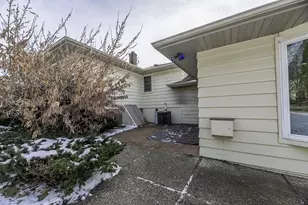 1135 Home Park Ave, Janesville, WI 53545 - Photo 23