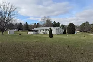 W7677 Stacey Ln, Whitewater, WI 53190 - Photo 3