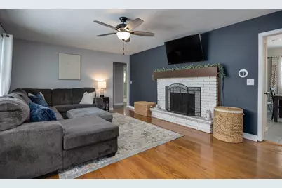 143 E Kohler Street, Sun Prairie, WI 53590 - Photo 3