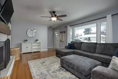 143 E Kohler Street, Sun Prairie, WI 53590 - Photo 5