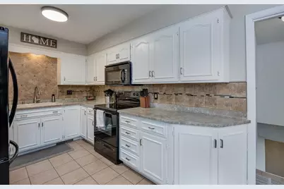 143 E Kohler Street, Sun Prairie, WI 53590 - Photo 7