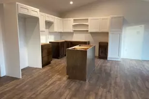 612 Roosevelt St, Baraboo, WI 53913 - Photo 3