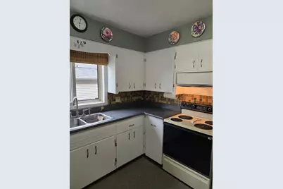 327 Carrington Street, Waupun, WI 53963 - Photo 3