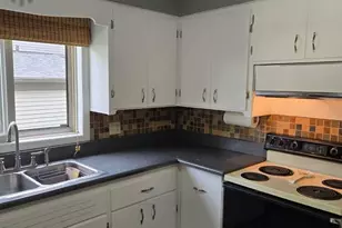 327 Carrington St, Waupun, WI 53963 - Photo 3