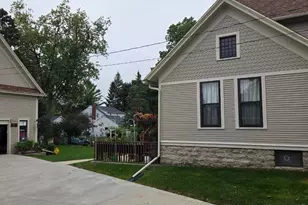 327 Carrington St, Waupun, WI 53963 - Photo 77