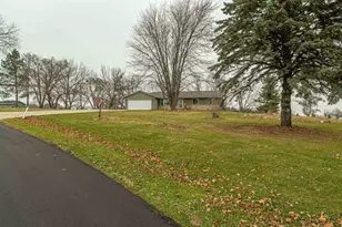 W5526 Rolling Acres Ln, Monroe, WI 53566 - Photo 51