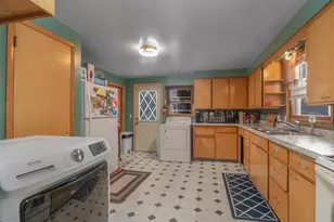 25 W Franklin St, Waupun, WI 53963 - Photo 3