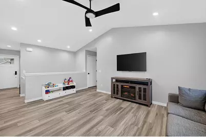 654 Locust Lane, Janesville, WI 53536 - Photo 15