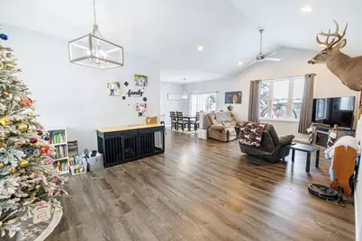 914 Miller Avenue, Janesville, WI 53548 - Photo 11