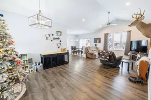 914 Miller Ave, Janesville, WI 53548 - Photo 11