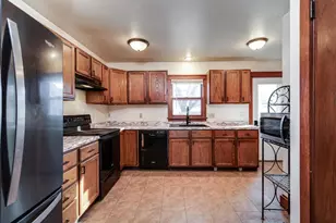 746 Eisenhower Ave, Janesville, WI 53545 - Photo 13