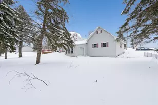 709 W Beloit St, Orfordville, WI 53576 - Photo 31