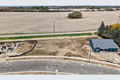 349 Dahlia Drive, Stoughton, WI 53589 - Photo 3