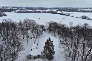 6644 W State Road 81, Beloit, WI 53511 - Photo 19