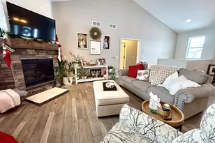 1045 Barbara Cir, Belleville, WI 53508 - Photo 7