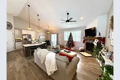 1045 Barbara Circle, Belleville, WI 53508 - Photo 5