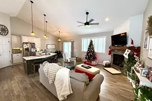 1045 Barbara Cir, Belleville, WI 53508 - Photo 5