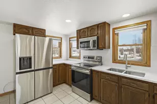 2221 Kellogg Ave, Janesville, WI 53546 - Photo 9