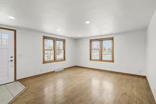 2221 Kellogg Ave, Janesville, WI 53546 - Photo 3