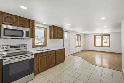 2221 Kellogg Avenue, Janesville, WI 53546 - Photo 7