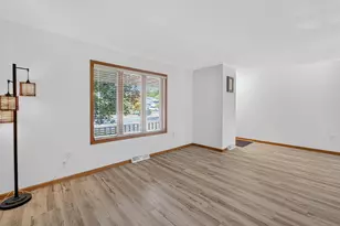 809 Southbound Dr, DeForest, WI 53532 - Photo 23