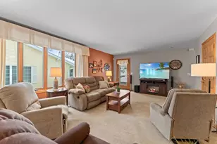 1716 Hillcrest Dr, Baraboo, WI 53913 - Photo 7