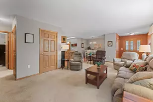 1716 Hillcrest Dr, Baraboo, WI 53913 - Photo 9