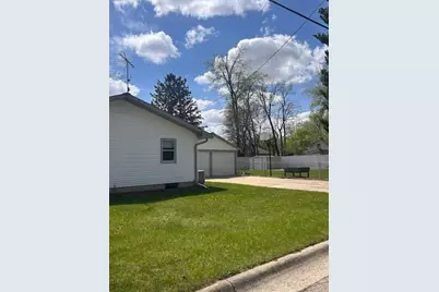 401 E 6th Avenue, Brodhead, WI 53520 - Photo 3