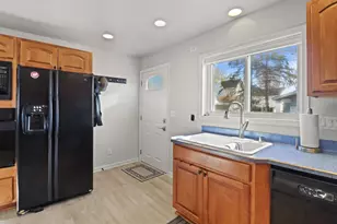 505 W Green St, Watertown, WI 53098 - Photo 7