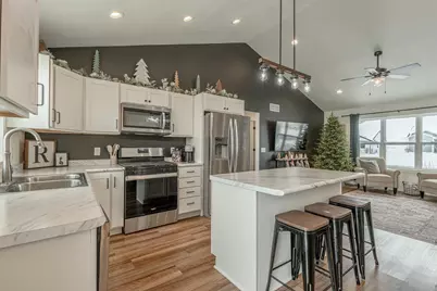 364 S 7th Street, Janesville, WI 53536 - Photo 9