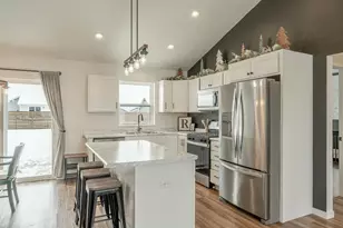 364 S 7th St, Janesville, WI 53536 - Photo 11