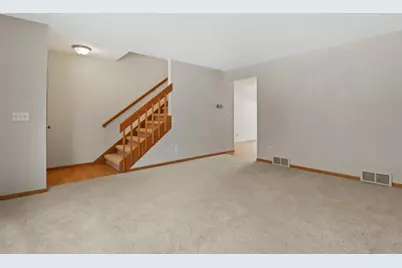 6829 Raymond Road, Madison, WI 53719 - Photo 7