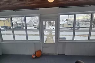 321 E Carroll St, Portage, WI 53901 - Photo 5