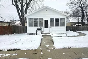 321 E Carroll St, Portage, WI 53901 - Photo 3