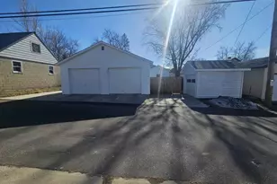 321 E Carroll St, Portage, WI 53901 - Photo 29