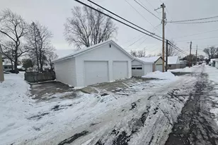 321 E Carroll St, Portage, WI 53901 - Photo 29