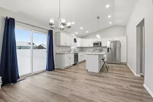 2148 Cambridge Ct, Reedsburg, WI 53959 - Photo 5